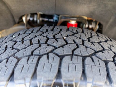 Used 2024 GMC Sierra 2500 AT4 w/ AT4 Premium Plus Package image 32