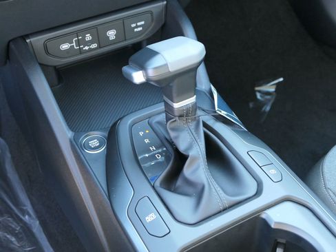 New 2026 Kia K4 LXS image 16