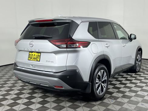 Used 2023 Nissan Rogue SV image 6