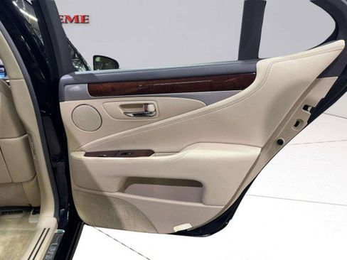 Used 2014 Lexus LS 460 image 37