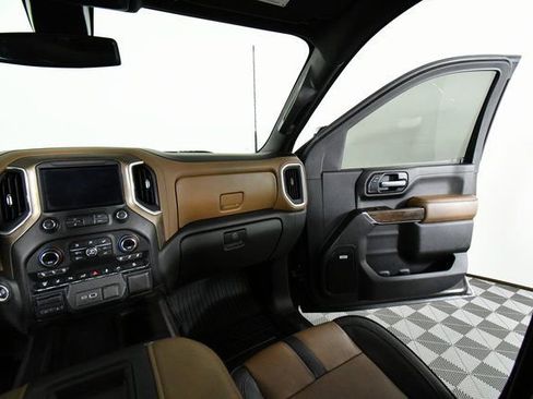 Used 2021 Chevrolet Silverado 2500 High Country w/ Safety Package II image 21