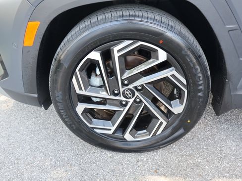 Used 2025 Hyundai Tucson Limited FWD image 14