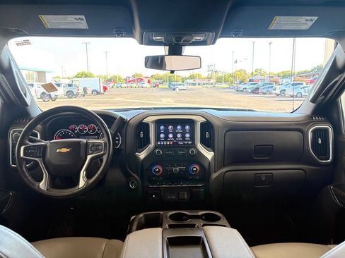 Used 2022 Chevrolet Silverado 1500 LT AWD/4WD image 45