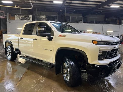 Used 2024 Chevrolet Silverado 2500 Custom w/ Custom Convenience Package AWD/4WD image 7
