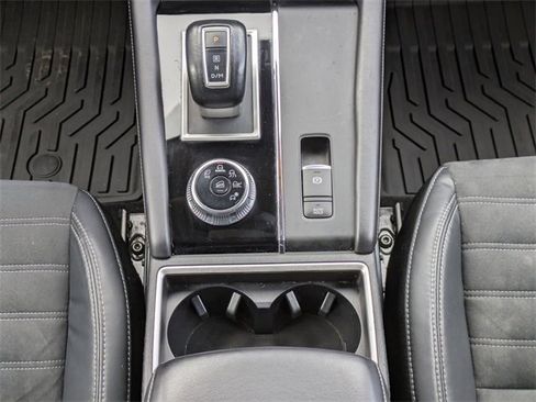 Used 2022 Mitsubishi Outlander SE image 21