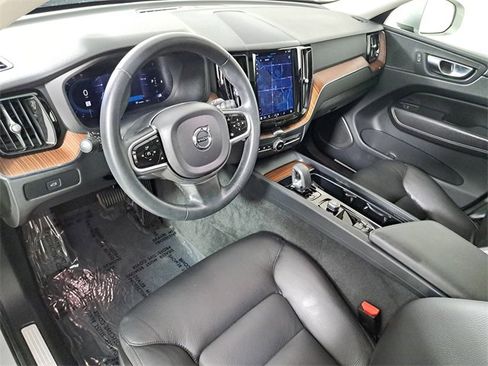 Used 2023 Volvo XC60 B5 Plus w/ Climate Package image 18
