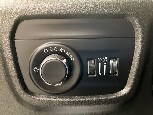 Used 2023 Jeep Grand Cherokee L Altitude AWD/4WD image 14