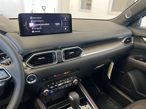 Used 2025 MAZDA CX-5 Signature image 24