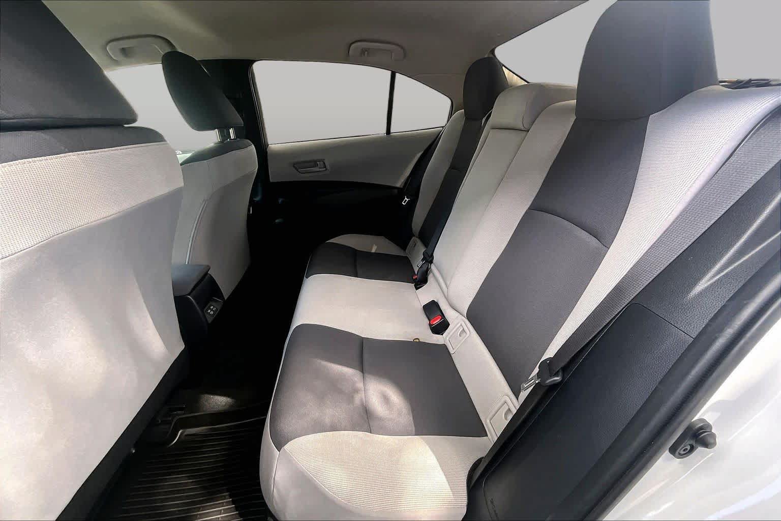 Used 2025 Toyota Corolla LE FWD image 21