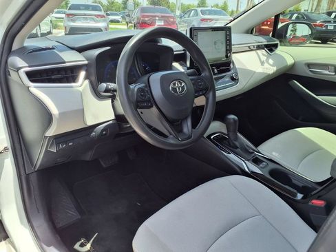 Used 2021 Toyota Corolla LE FWD image 18