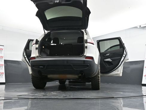 Used 2019 Jeep Cherokee Latitude image 29