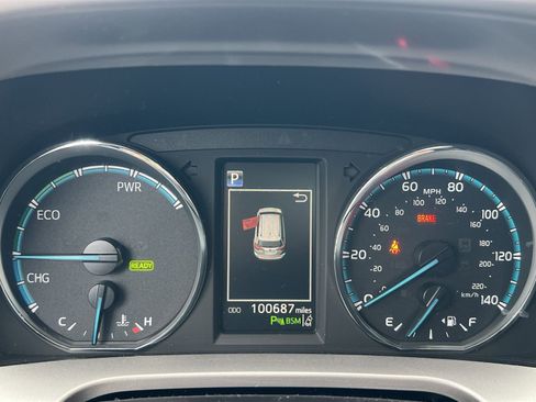 Used 2017 Toyota RAV4 Limited image 14