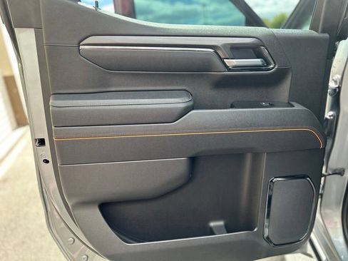 Used 2025 GMC Sierra 1500 AT4 w/ Technology Package AWD/4WD image 19
