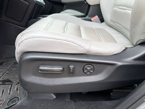 Used 2018 Honda CR-V EX-L image 9