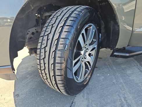 Used 2024 Ford Expedition Limited image 37