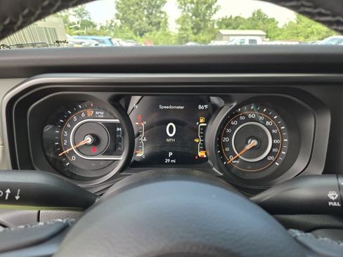 New 2025 Jeep Gladiator Mojave w/ Convenience Group image 12