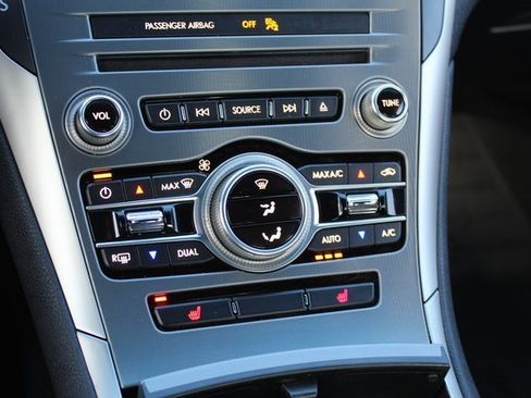 Used 2017 Lincoln MKZ Select image 24