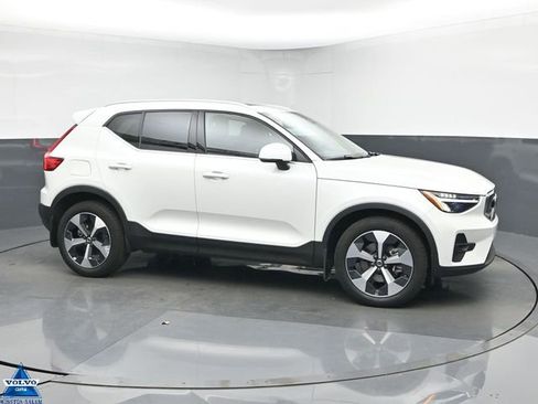 Used 2023 Volvo XC40 B4 Plus w/ Protection Package Premier image 1