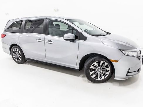 Used 2023 Honda Odyssey EX-L image 9