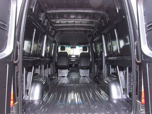 Used 2022 Mercedes-Benz Sprinter 144 Cargo image 22