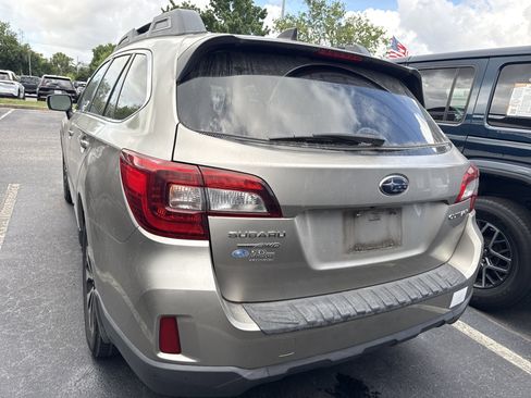 Used 2016 Subaru Outback 2.5i Limited AWD/4WD image 7