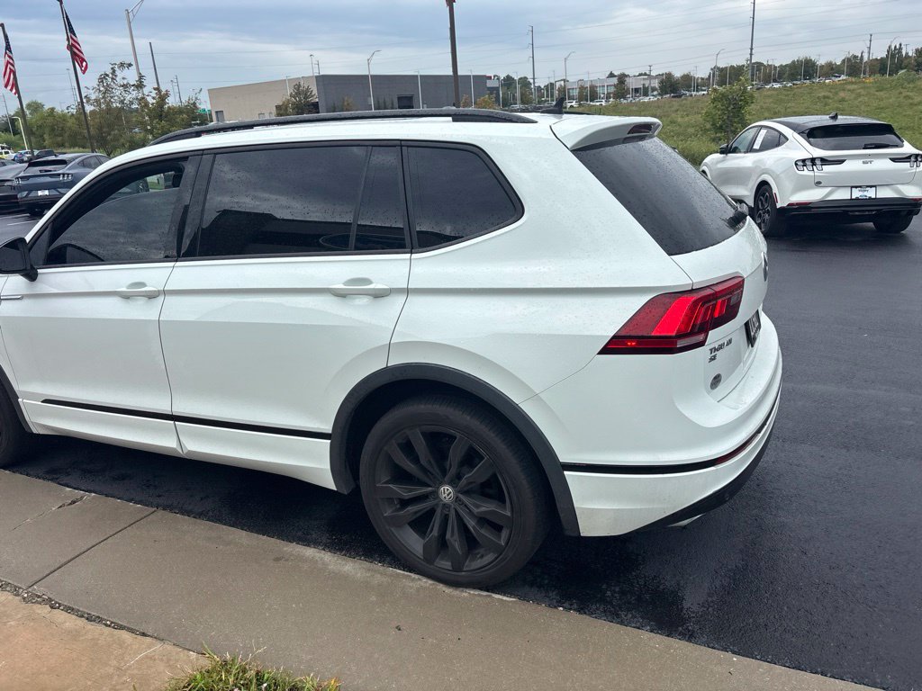 Used 2020 Volkswagen Tiguan SE R-Line FWD image 3
