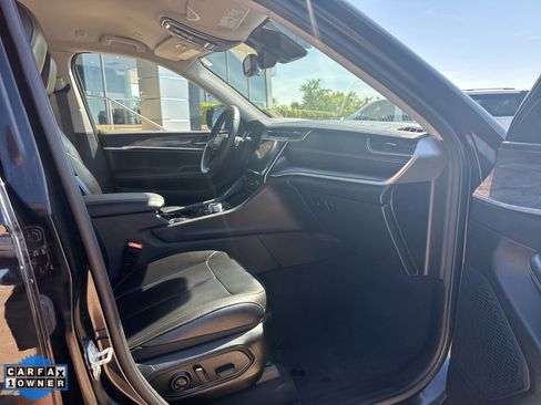 Used 2023 Jeep Grand Cherokee Limited w/ Black Appearance Package AWD/4WD image 23