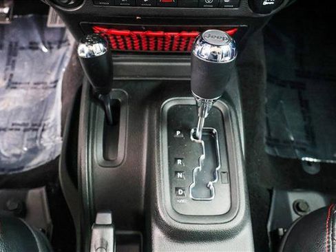 Used 2018 Jeep Wrangler Unlimited Rubicon image 19