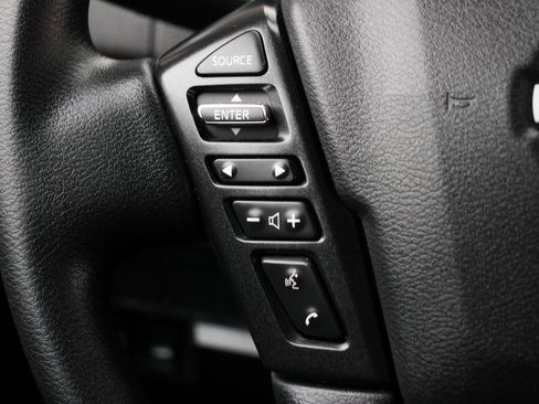 Used 2025 Nissan Frontier SV image 21