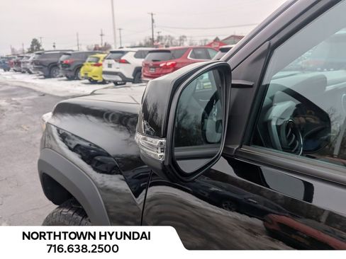 Used 2023 Toyota Tacoma TRD Off-Road image 39