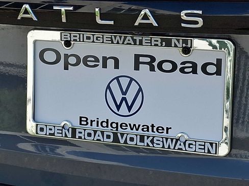 Used 2025 Volkswagen Atlas Peak Edition SE AWD/4WD image 30