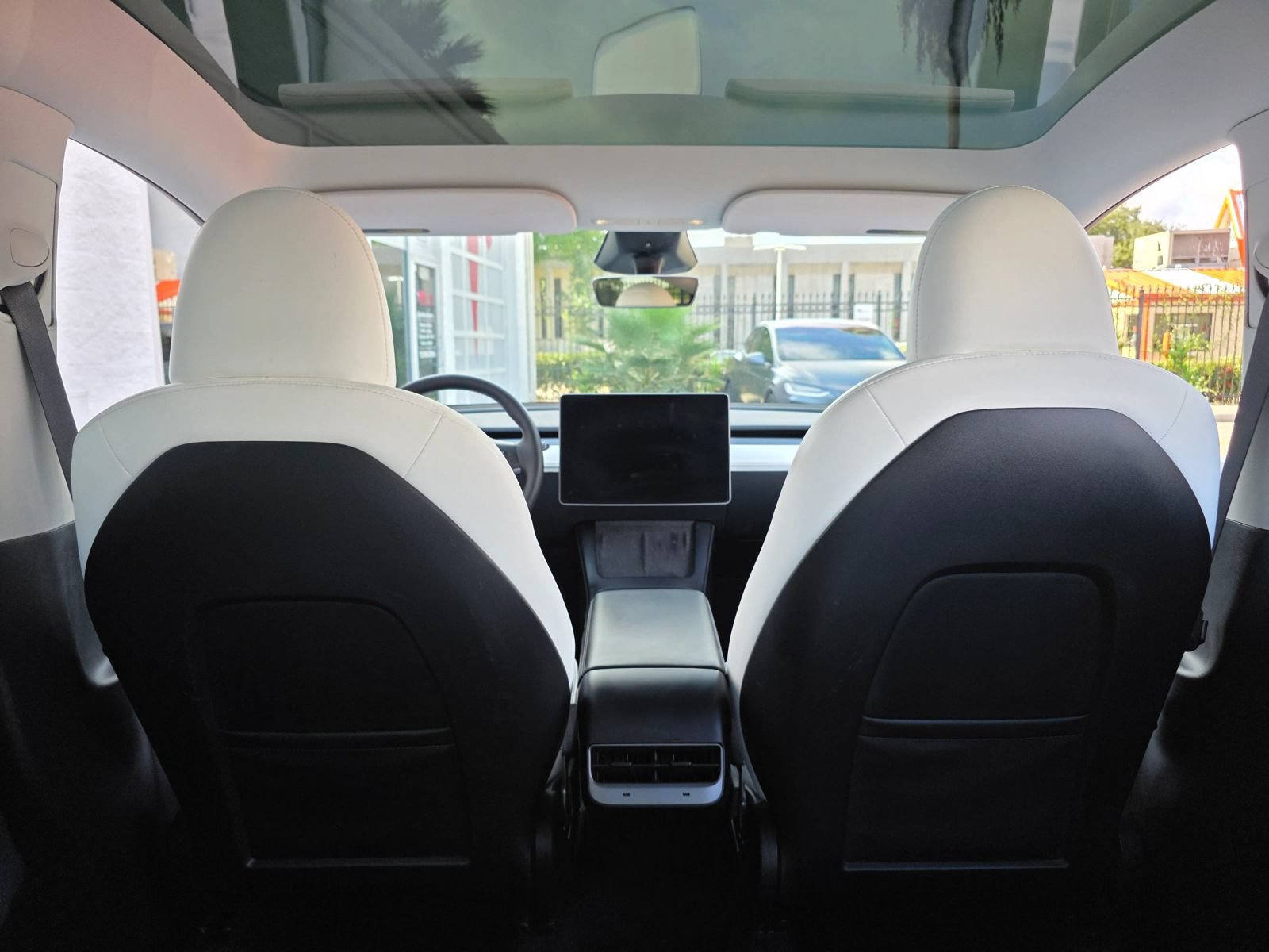 Used 2023 Tesla Model Y Long Range AWD/4WD image 35
