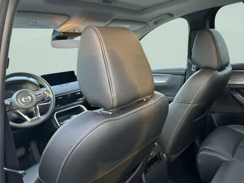 Used 2024 MAZDA CX-90 3.3 Turbo w/ Preferred Plus image 16