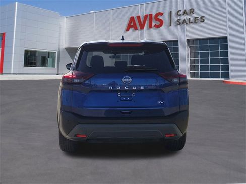 Used 2023 Nissan Rogue SV image 5