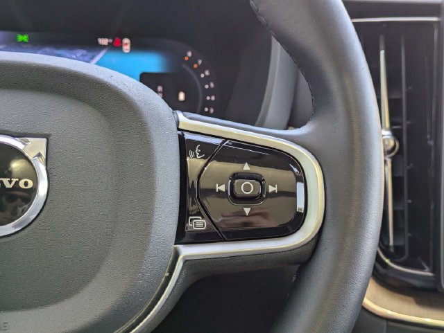 Certified 2026 Volvo XC60 B5 Plus AWD/4WD image 33