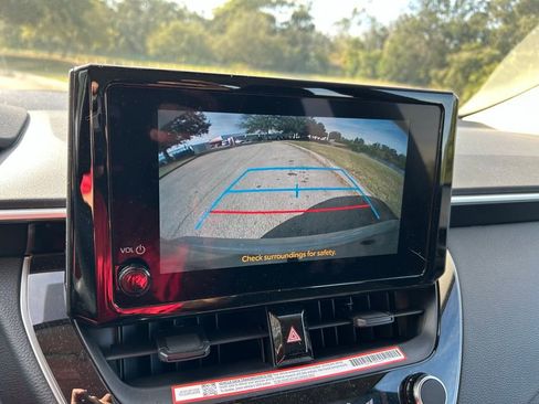 Certified 2025 Toyota Corolla LE image 24