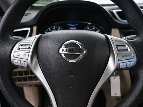 Used 2016 Nissan Rogue S AWD/4WD image 23