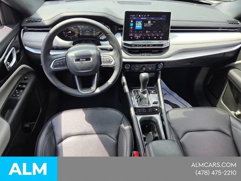 Used 2025 Jeep Compass Limited AWD/4WD image 9
