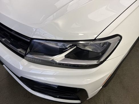 Used 2021 Volkswagen Tiguan SE AWD/4WD image 28