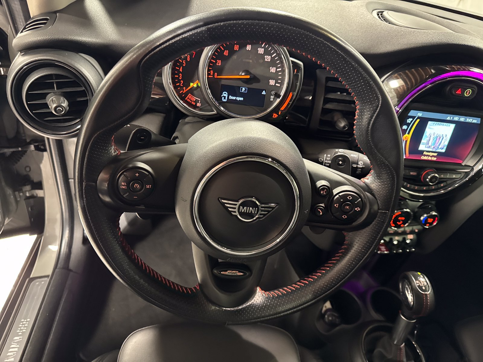 Used 2019 MINI Cooper S w/ Signature Upholstery Package FWD image 18