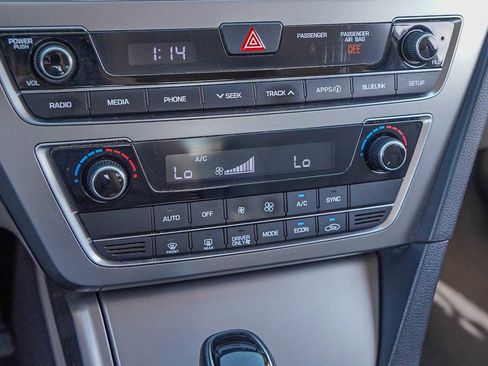 Used 2017 Hyundai Sonata SE image 19