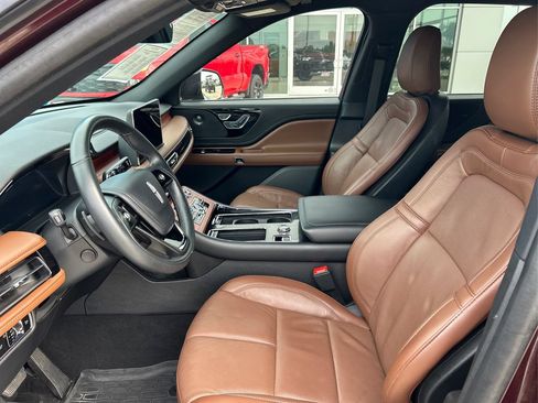 Used 2024 Lincoln Aviator Reserve w/ Equipment Group 201A AWD/4WD image 9