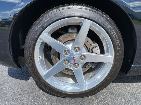 Used 2006 Chevrolet Corvette Convertible w/ Preferred Equipment Group RWD image 48