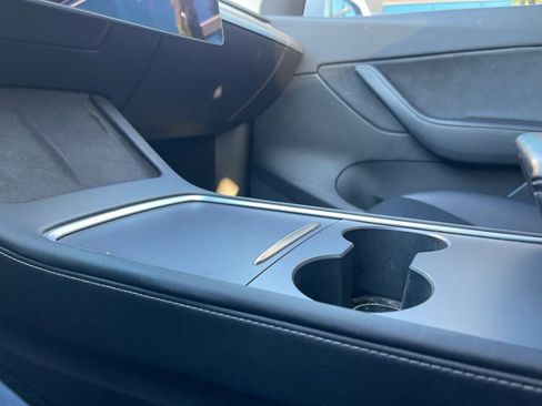 Used 2024 Tesla Model Y Long Range RWD image 27