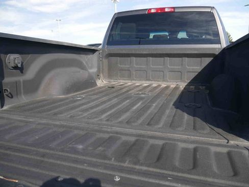 Used 2017 RAM 2500 Tradesman w/ Chrome Appearance Group AWD/4WD image 9