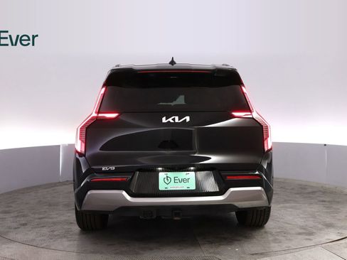 Used 2024 Kia EV9 Land AWD/4WD image 15