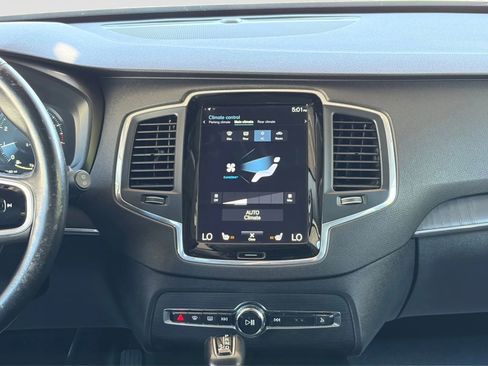 Used 2020 Volvo XC90 T5 Momentum AWD/4WD image 25
