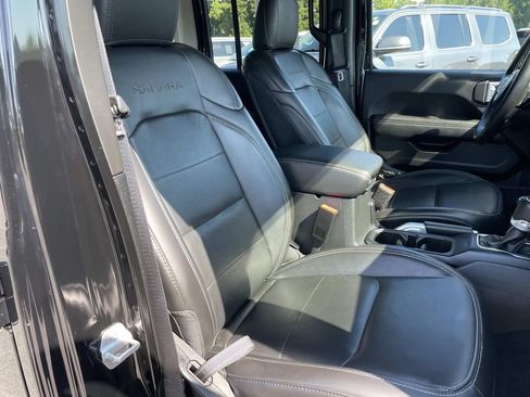 Used 2022 Jeep Wrangler Unlimited Sahara w/ Safety Group AWD/4WD image 30