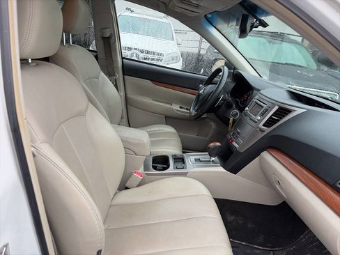 Used 2013 Subaru Outback 2.5i Limited w/ Moonroof Pkg image 8