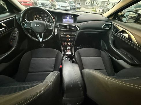 Used 2017 INFINITI QX30 FWD image 36